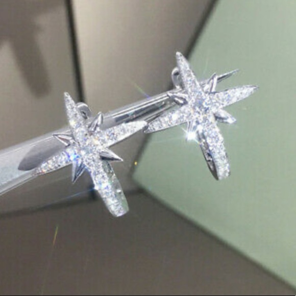 New Sterling silver Star ⭐️ Earrings - Picture 2 of 3